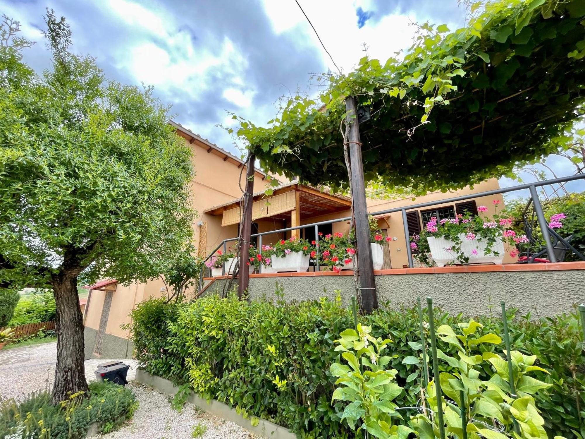 Casa Imola Apartment Poggibonsi Bagian luar foto